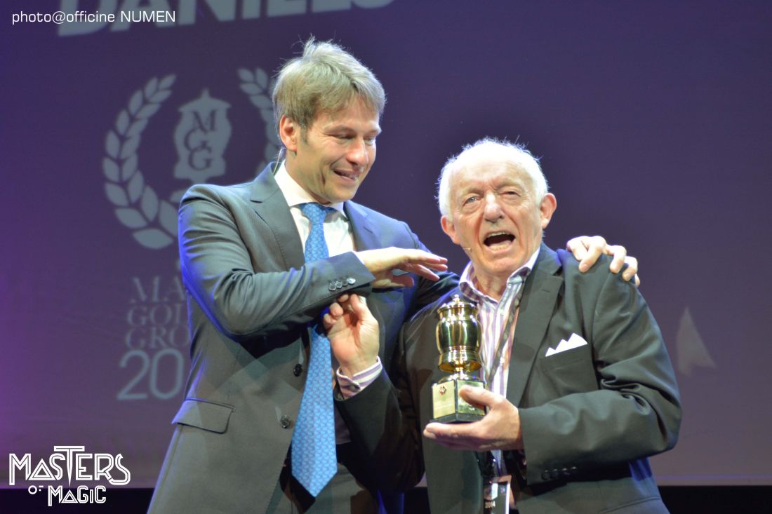 Paul Daniels a Masters of Magic